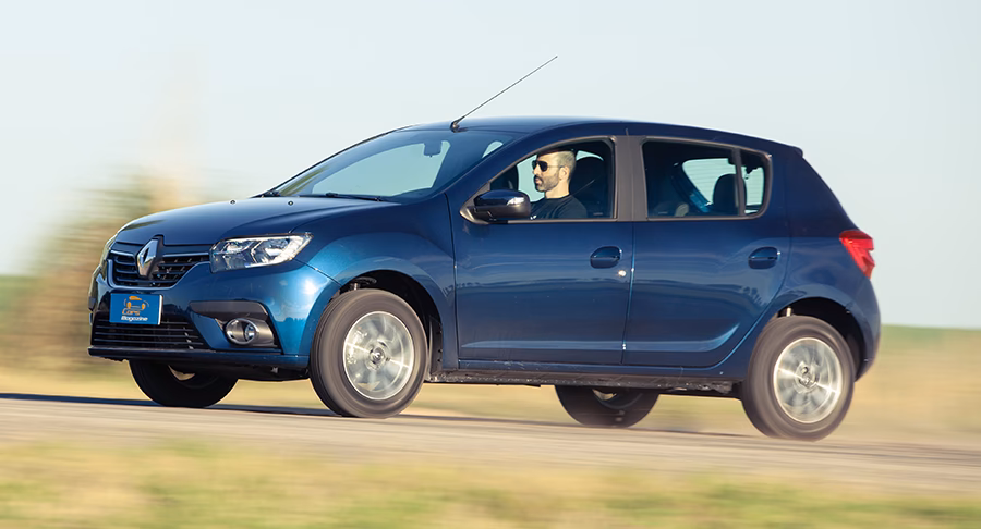 ¿Cuántos kilómetros por galón hace un Renault Sandero?