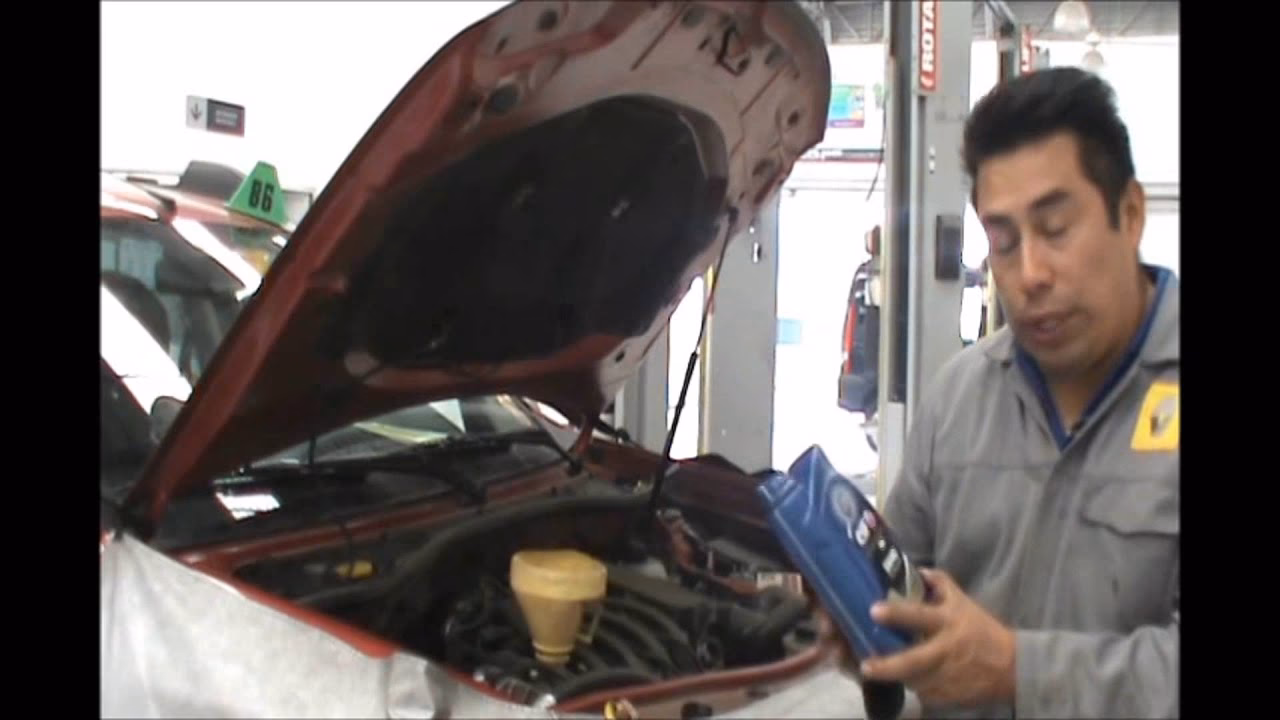 ¿Qué cada tiempo se cambia el aceite de motor?