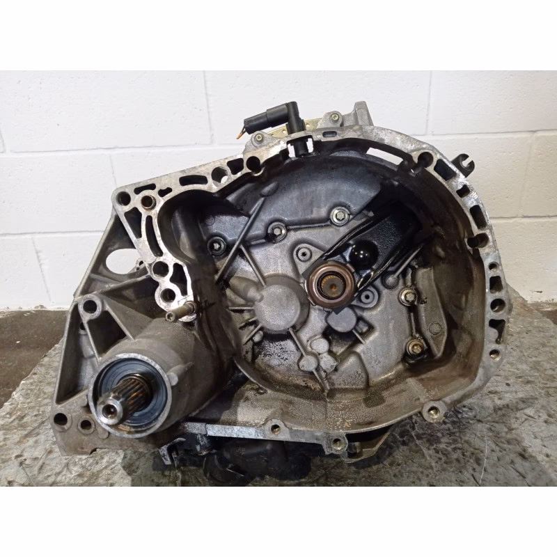 ¿Cuántas velocidades tiene el Renault Clio?