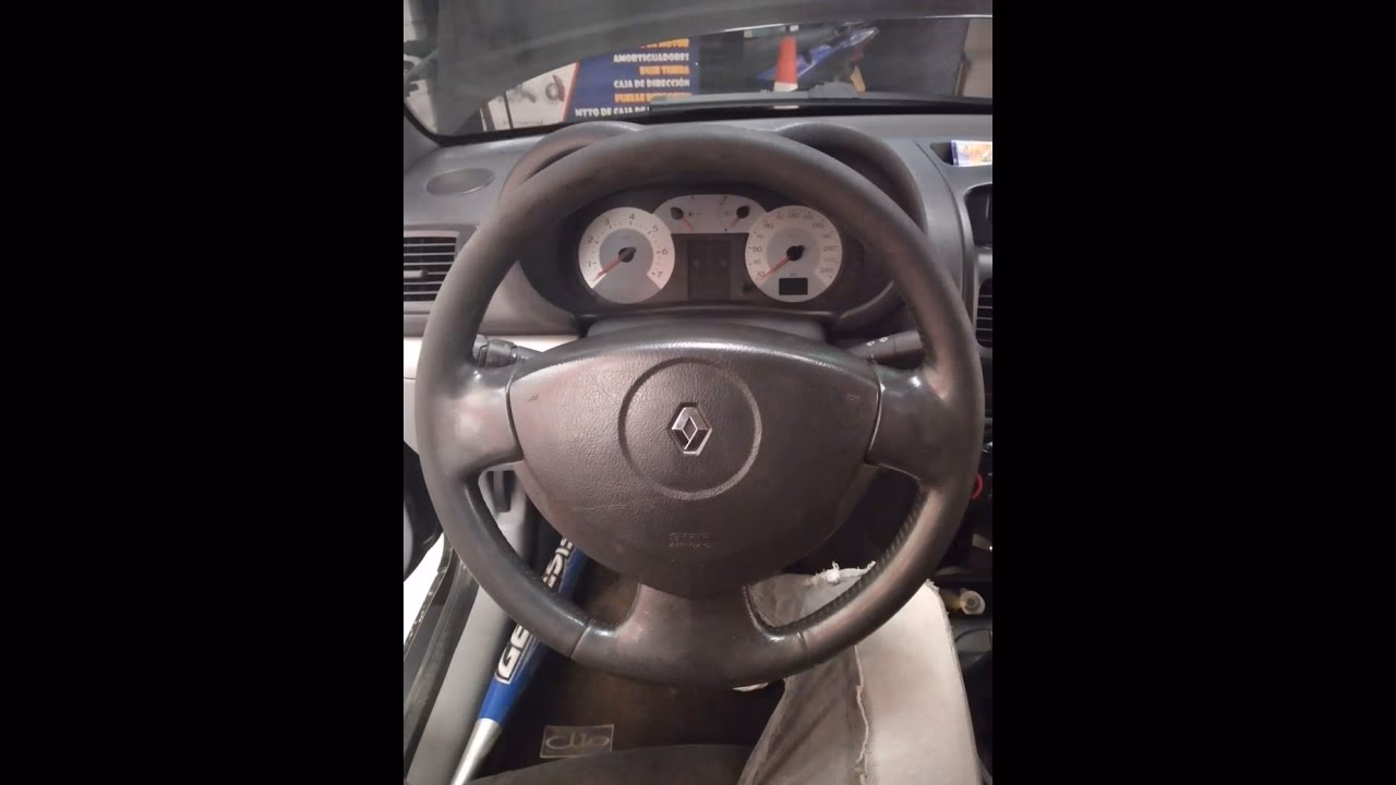 ¿Cuánto mide el volante del Renault Clio?