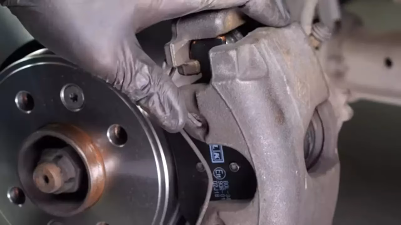 ¿Cuánto te cobran por cambiar las pastillas de freno?