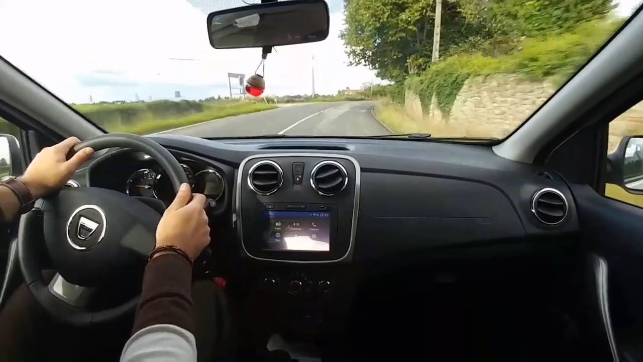 ¿El Dacia Sandero tiene aire acondicionado?