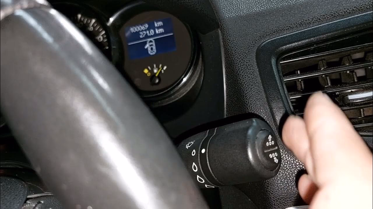 ¿Cómo cambiar el reloj de un Renault Fluence?