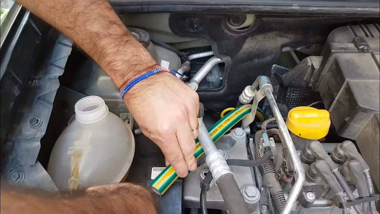 ¿Cómo saco el líquido refrigerante del auto?