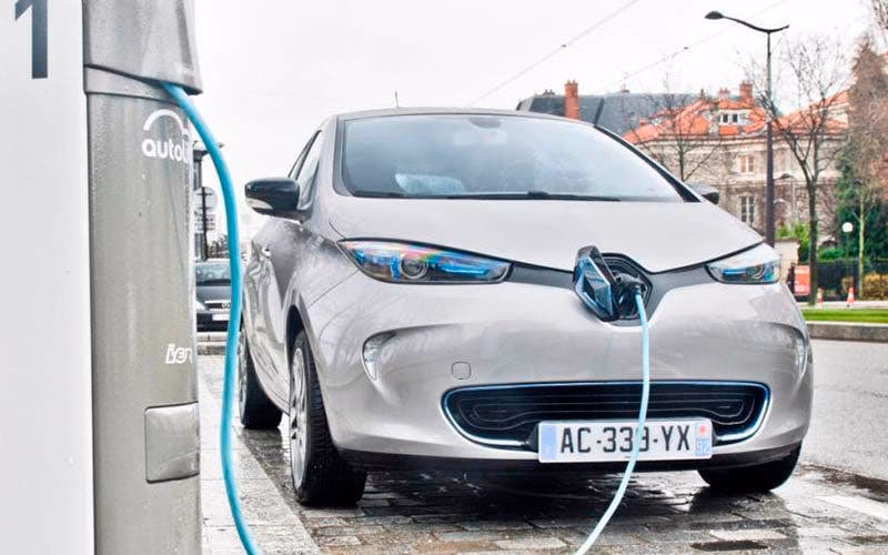 ¿Cuánto tiempo tarda en cargar un Renault ZOE?
