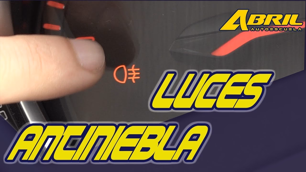 ¿Cómo se activan las luces antiniebla?