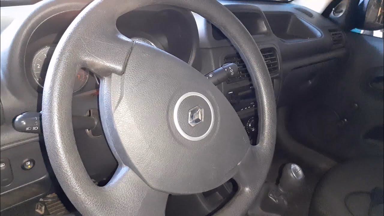 ¿Dónde queda el conector OBD2?