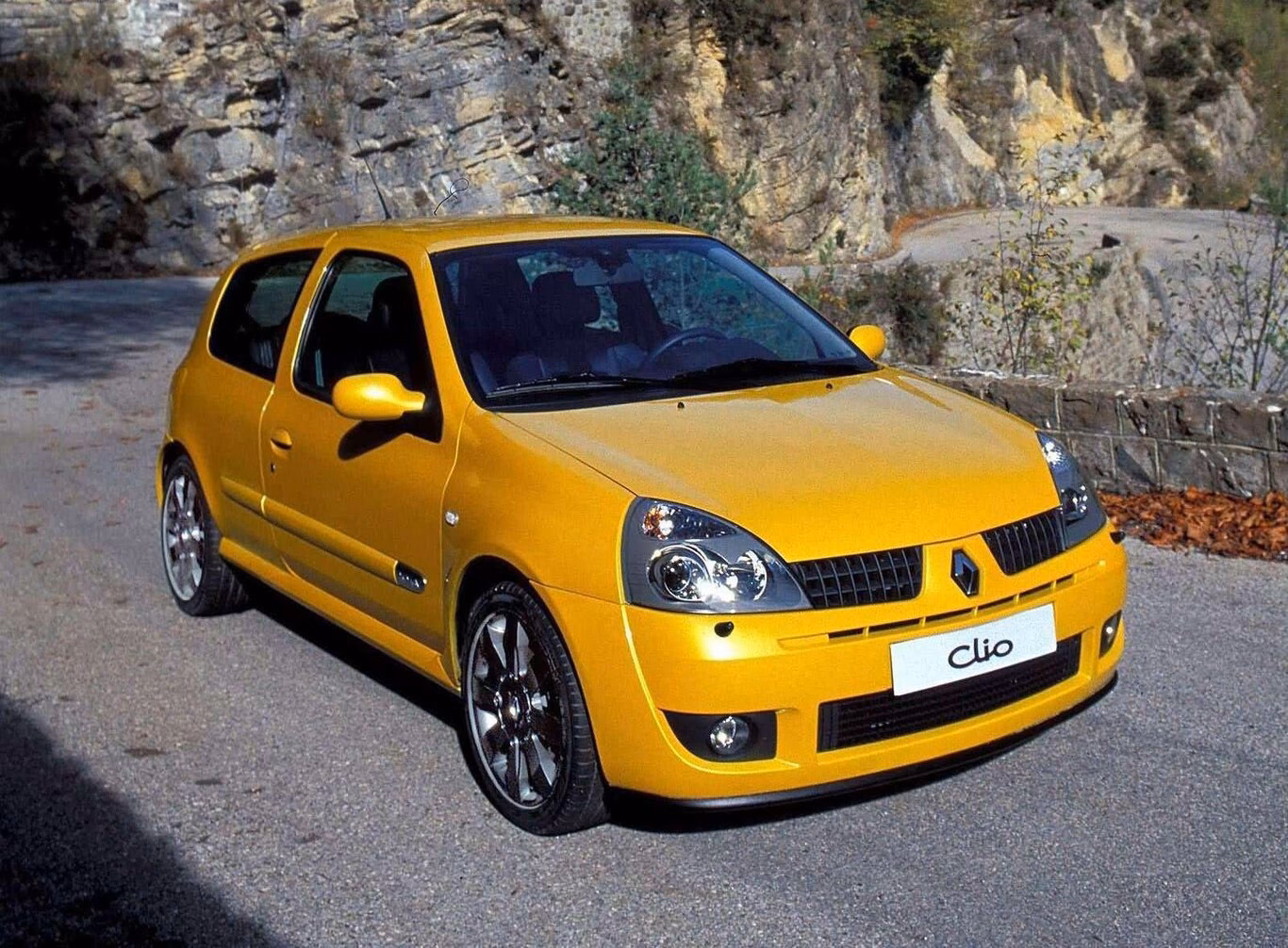 ¿Cuántos caballos de fuerza tiene un Renault Clio 2009?