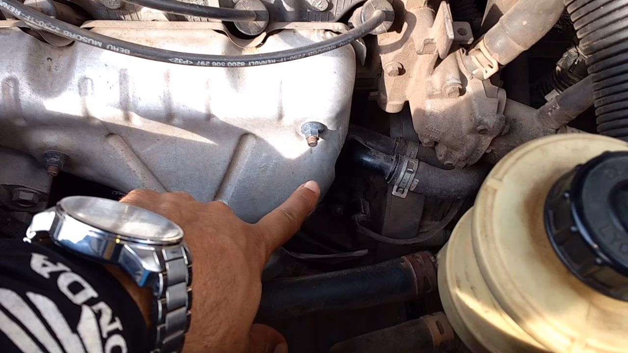 ¿Dónde trae el número de serie el Renault Logan?