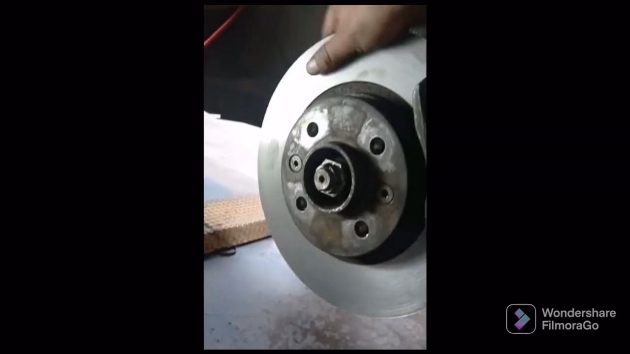 ¿Qué pasa cuando se enciende el testigo de motor y ABS?