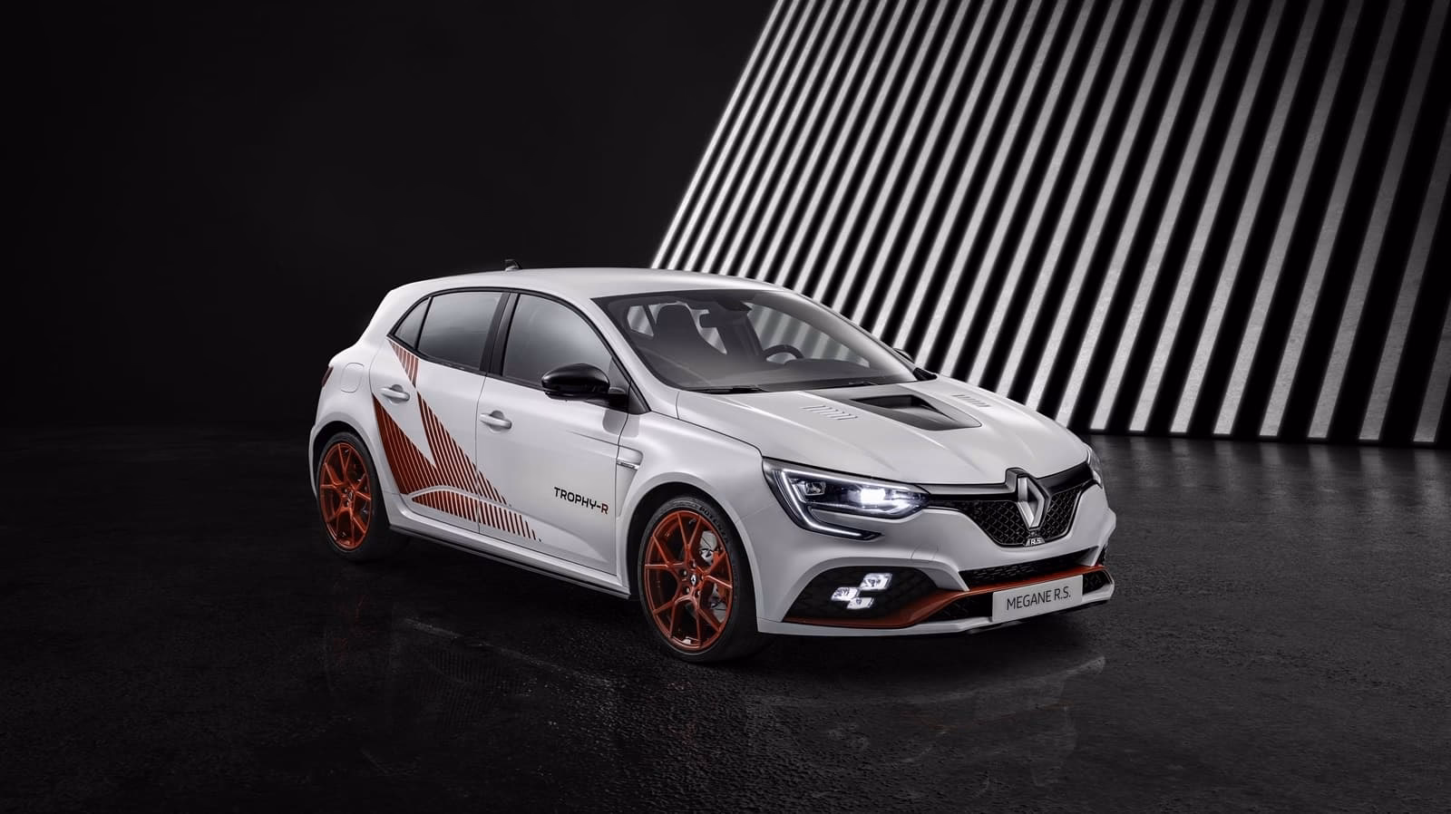 ¿Cuál es la velocidad máxima del Renault Megane III RS Trophy?