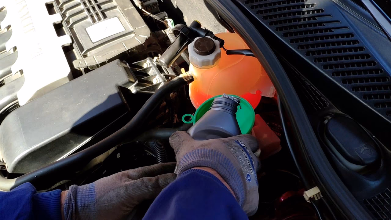 ¿Debo utilizar líquido de frenos DOT 3 o DOT 4?