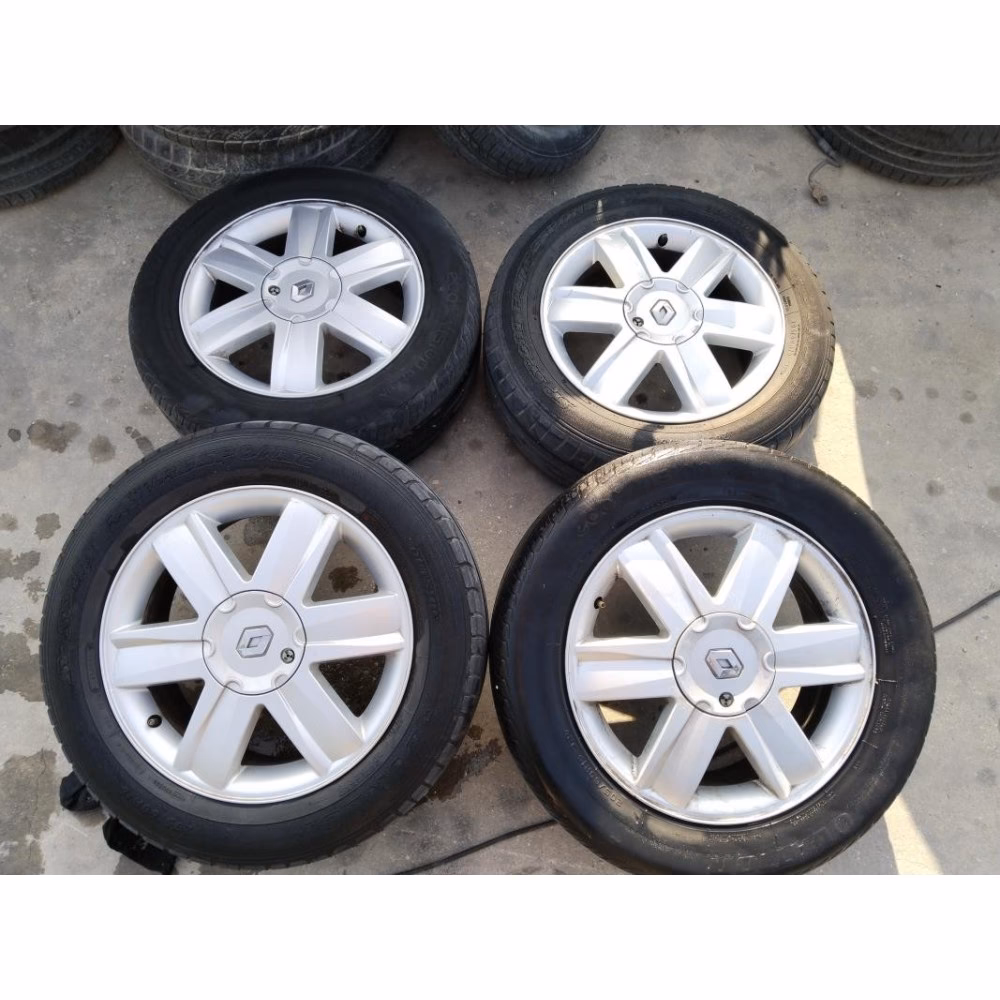 ¿Qué llantas usa el Renault Megane 2?