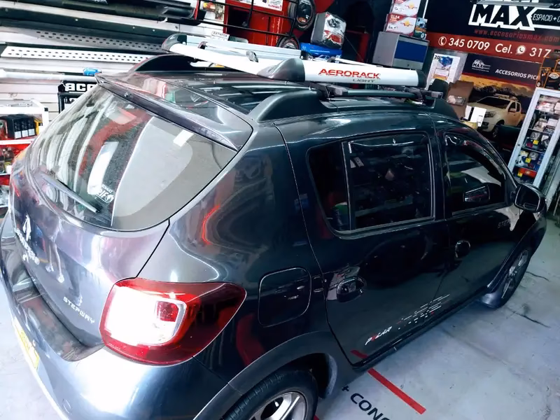 ¿Cómo se llama la parrilla del techo del carro?