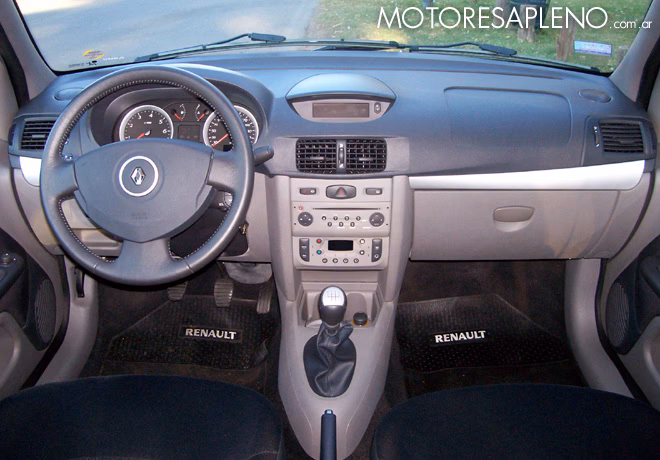 ¿El Renault Symbol tiene control de crucero?