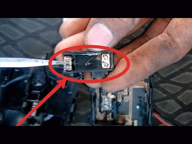 ¿Cómo hacer que las luces de mi auto alumbran más?
