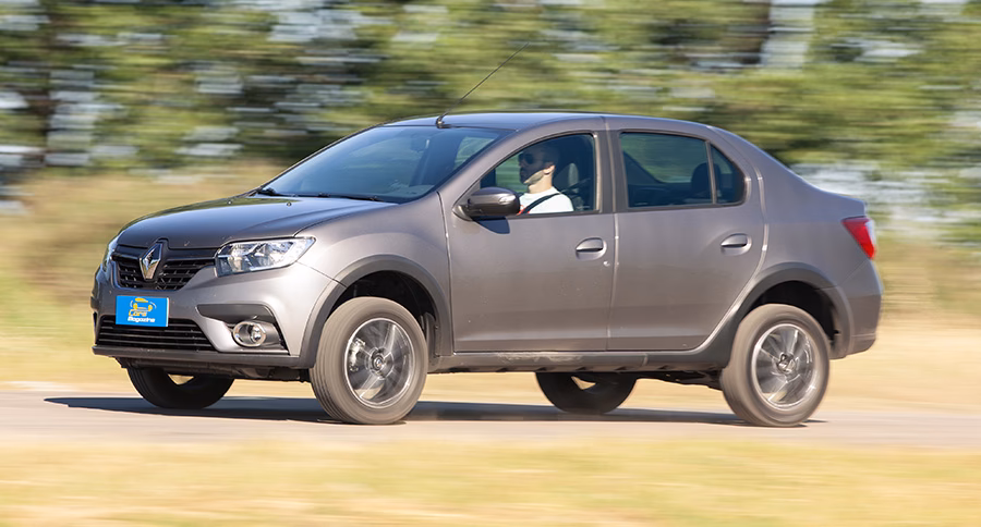 ¿Cuáles son las características del Renault Logan Authentique 2018?