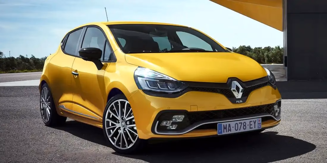 ¿Cuántos CV tiene el Clio RS?
