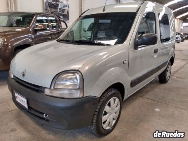 ¿Cuánto cuesta una Kangoo 2010?