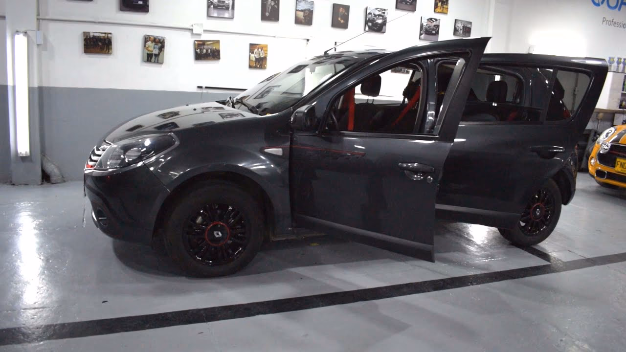 ¿Cuál es el consumo de combustible del Renault Sandero 1.6 8v?